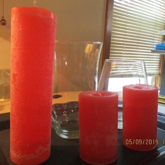THE TALL CANDLE IN THE MIDDLE - Picture 4 of 10